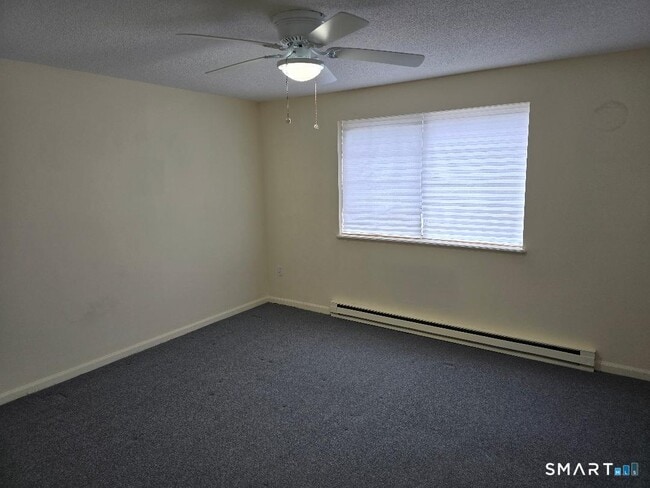 Photo - 100 Mark Ln Unit B6