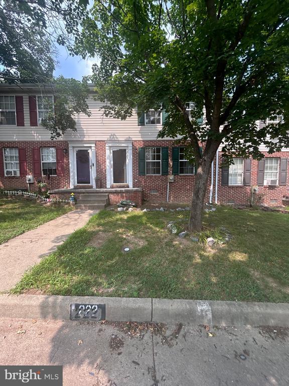 Photo - 222 Waterford Ln