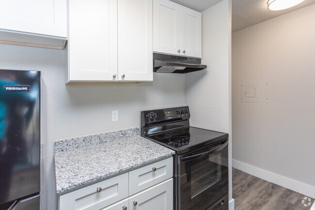 1BR, 1BA - 576SF - Sedona Ridge Apartments