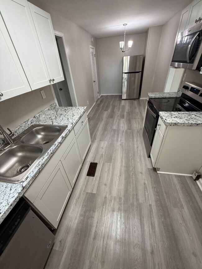 Photo - 227/229 MLK Jr Blvd Unidad 227