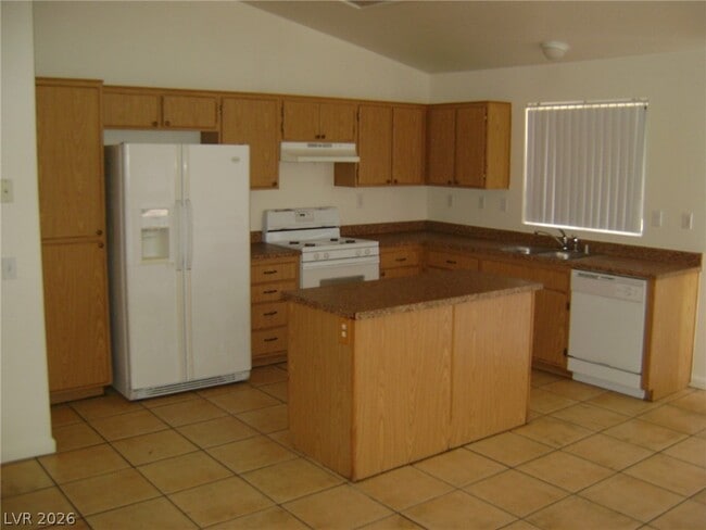 830 Padre Field Ct