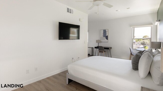 2555 N Rancho Dr Unit 3016