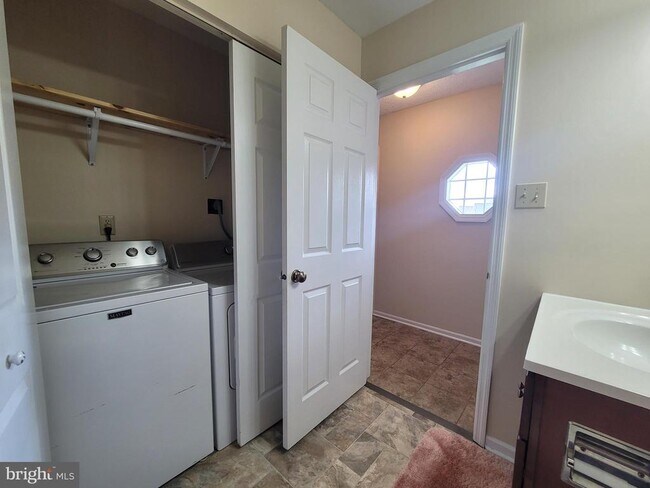 Photo - 200 Mill Race Dr