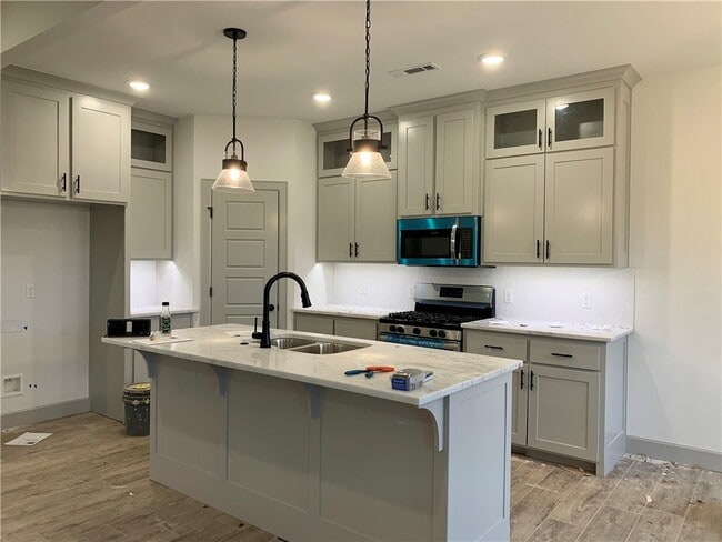 Photo - 1100 Tracey Ln