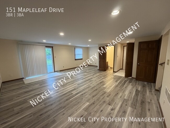 Photo - 151 Mapleleaf Dr