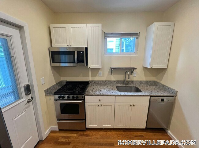 Building Photo - 2 Otis St Rental