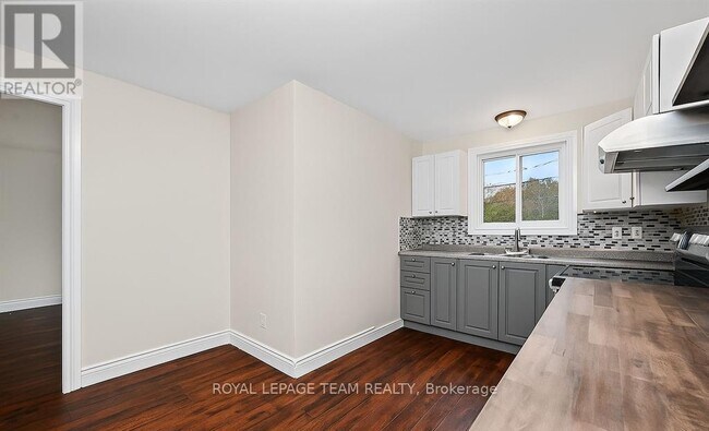 Photo - 179 Victoria St