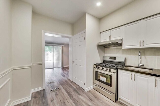 Photo - 449 Concord Ave Unité Main