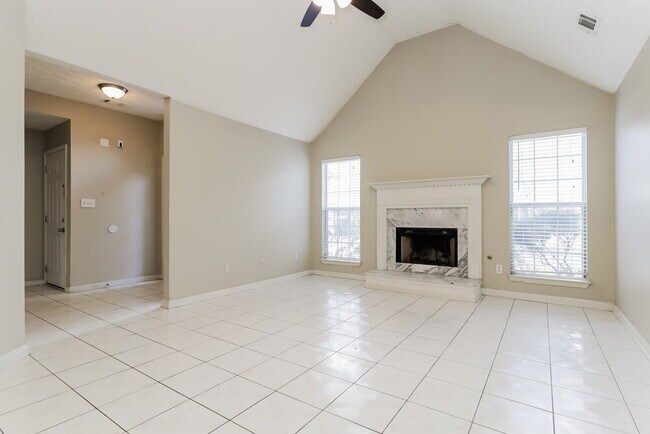 Photo - 132 Stoney Brook Way