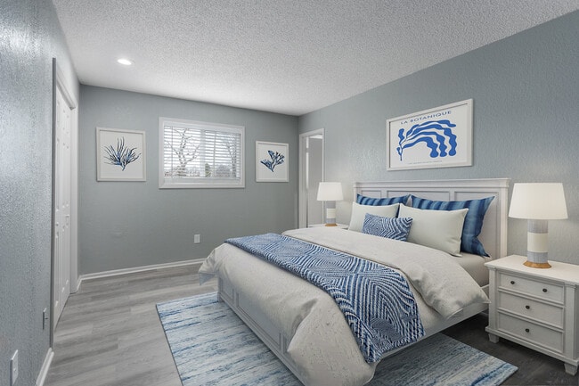 Photo - 586 NW Valleybrook Rd