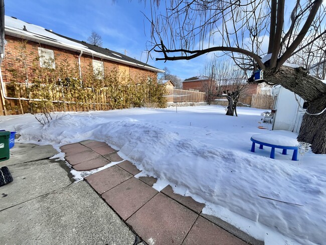 Photo - 1 BED - 1 BATH - OSHAWA - BASEMENT Unité 2