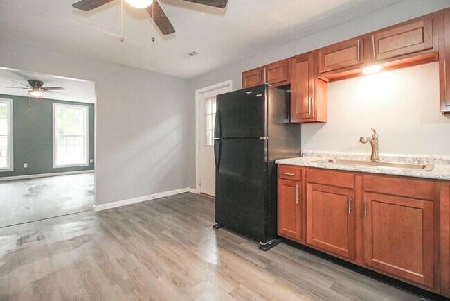 Photo - FRONT ST Unidad DOWN