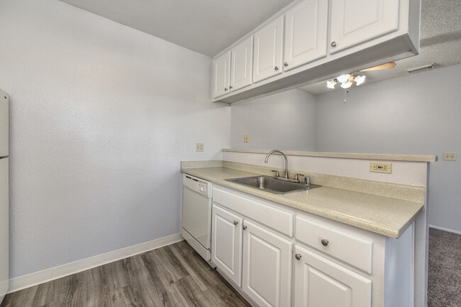 Photo - Quail Pointe