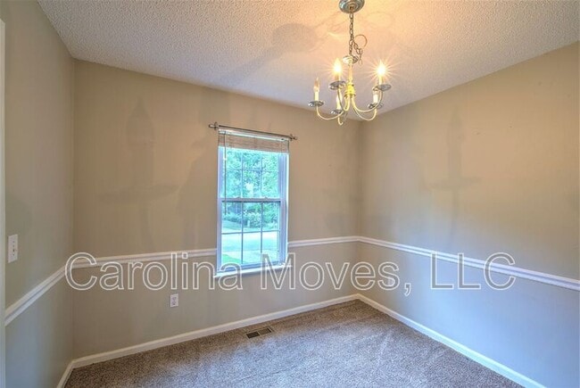 Photo - 5 Fieldcrest Ct