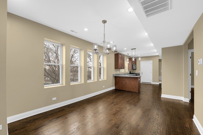 Photo - 7316 S Rockwell St