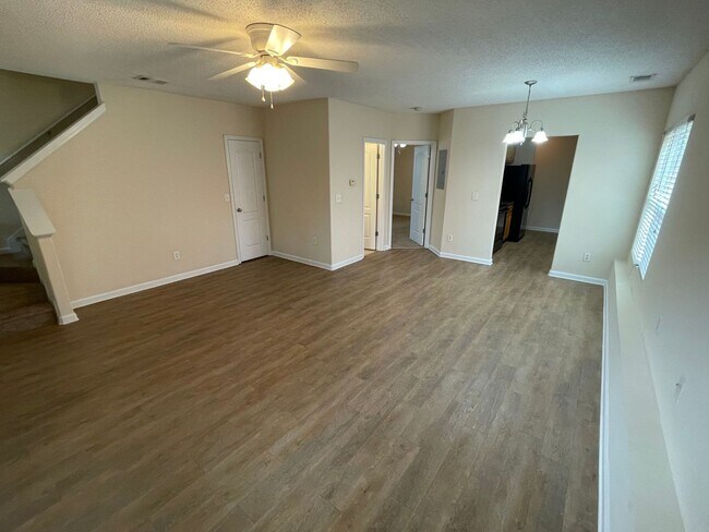 237 Fern Ridge Ct