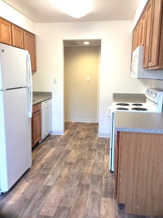Birdcage Village Apartments For Rent in Citrus Heights, CA