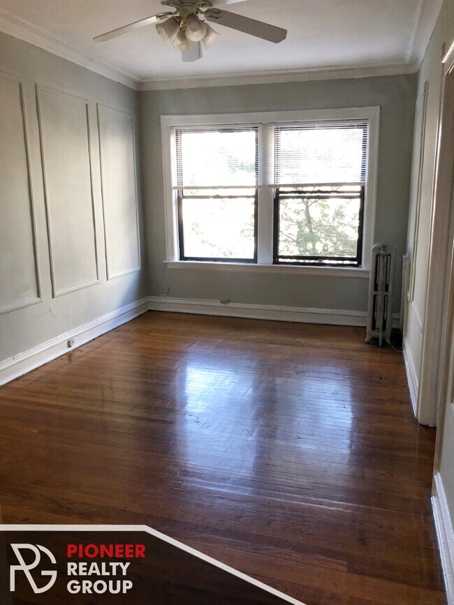 Photo - 1164 N Dearborn St