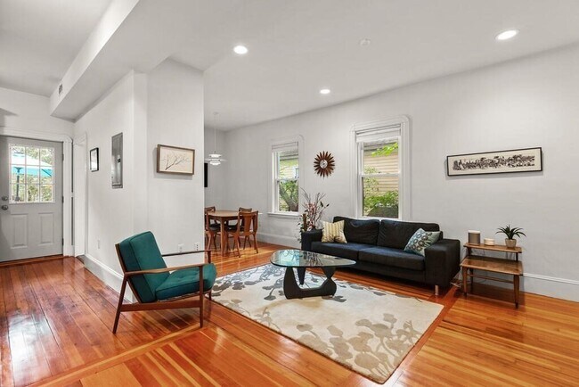 Photo - 46 Elmwood St Unit 2