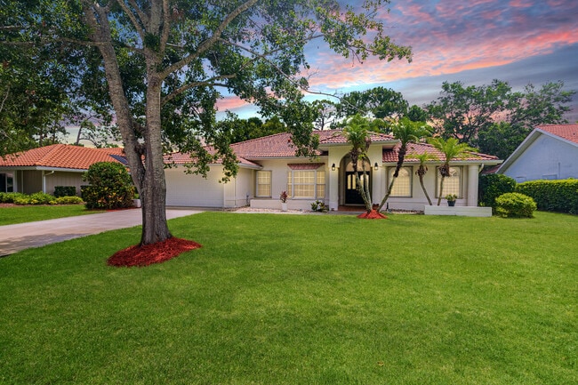 Building Photo - 1193 SW Live Oak Cove