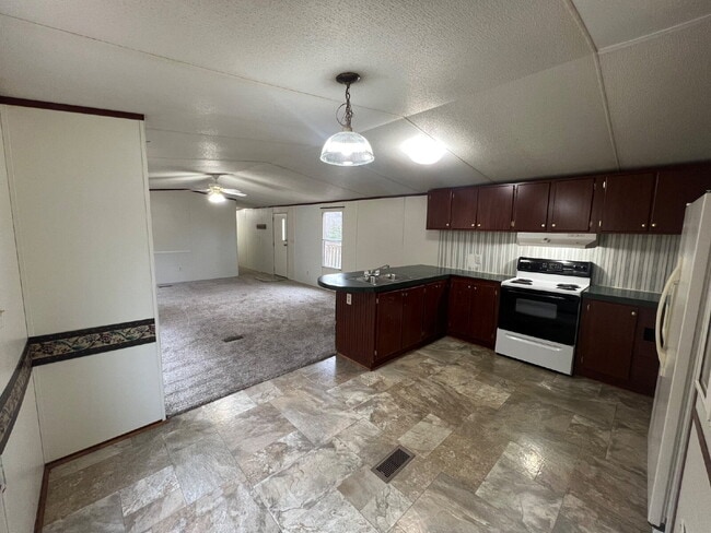 Photo - 3845 Wickham Rd