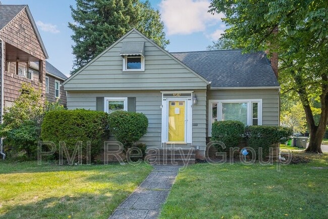 Photo - 1547 Sherbrook Rd