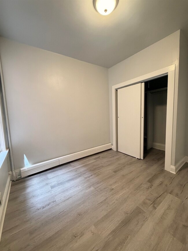 Photo - 67 W 53rd St