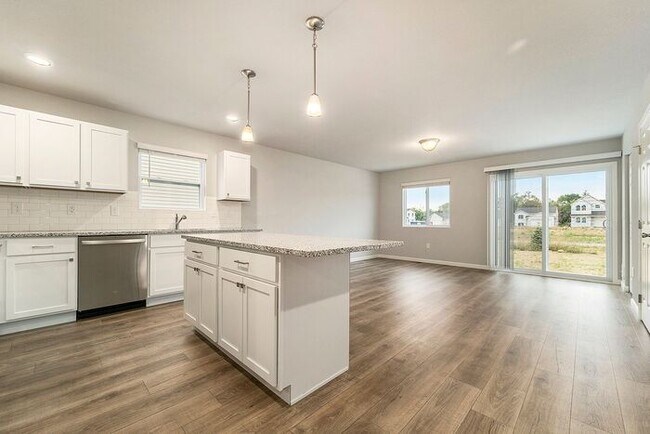 Photo - 2208 Macatawa Ln