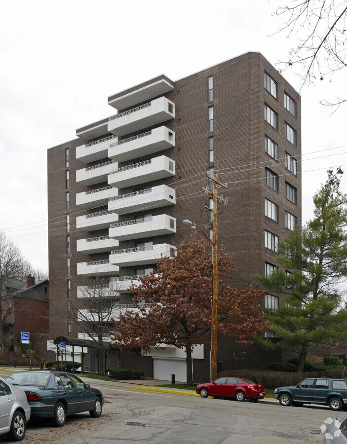 Photo - Highlander Apartments