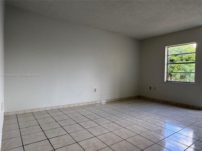 Photo - 9331 SW 4th St Unidad 202B