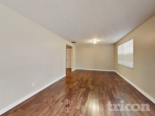 Photo - 2008 Cricket Ln