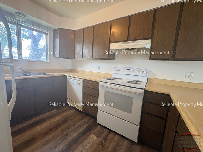 1524 Falcon Dr