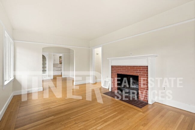 Photo - 1701 41st St