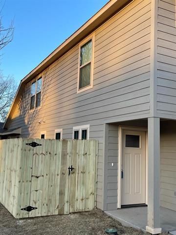 Photo - 401 W Elm St