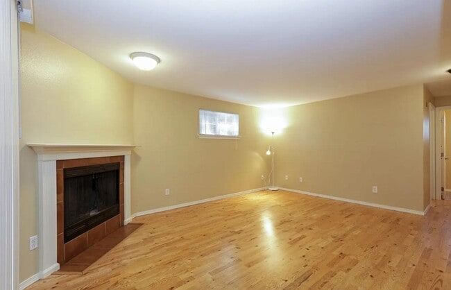 Photo - 1127 N 198th St