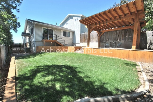 Building Photo - 106 River Heights Blvd Rental