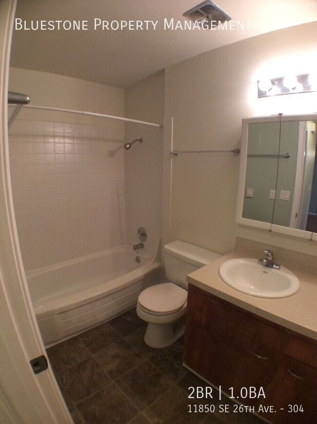 Photo - 11850 SE 26th Ave Unidad 304