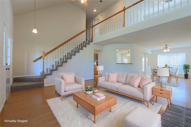 Building Photo - 10015 Red Wolf Ln