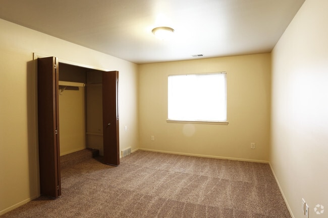 Bedroom - Colony Hill Apartments