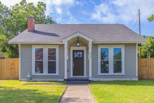 Building Photo - 2126 McKenzie Ave Rental