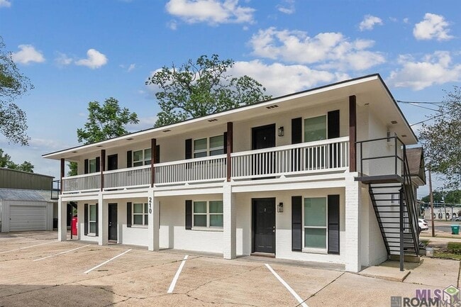 Building Photo - 212 Centerville St NE Unit 4