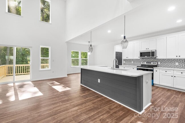 Photo - 114 Cotswold Ct