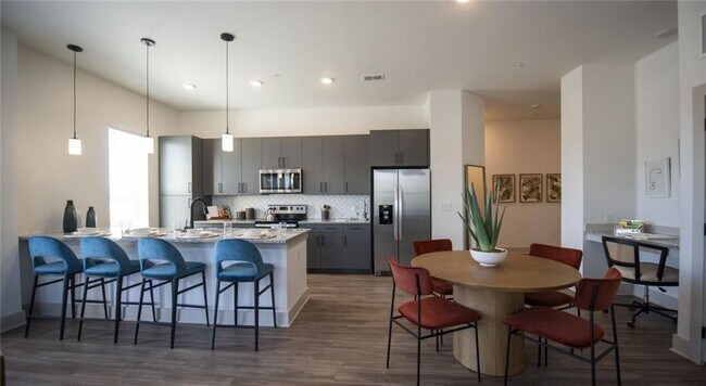 Photo - 1000 Rea Dr SW Unit 1418