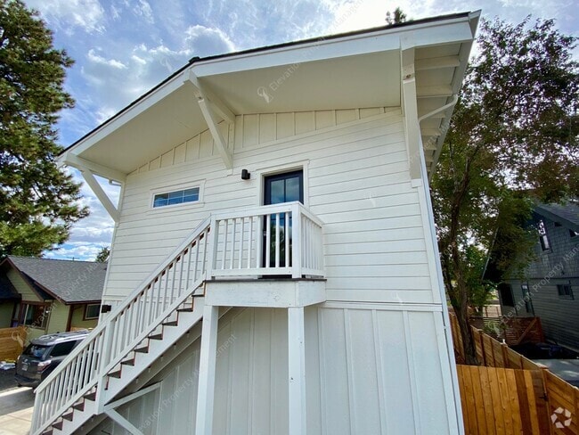 Building Photo - Modern 1 BR ADU near Downtown Bend - utili... Rental