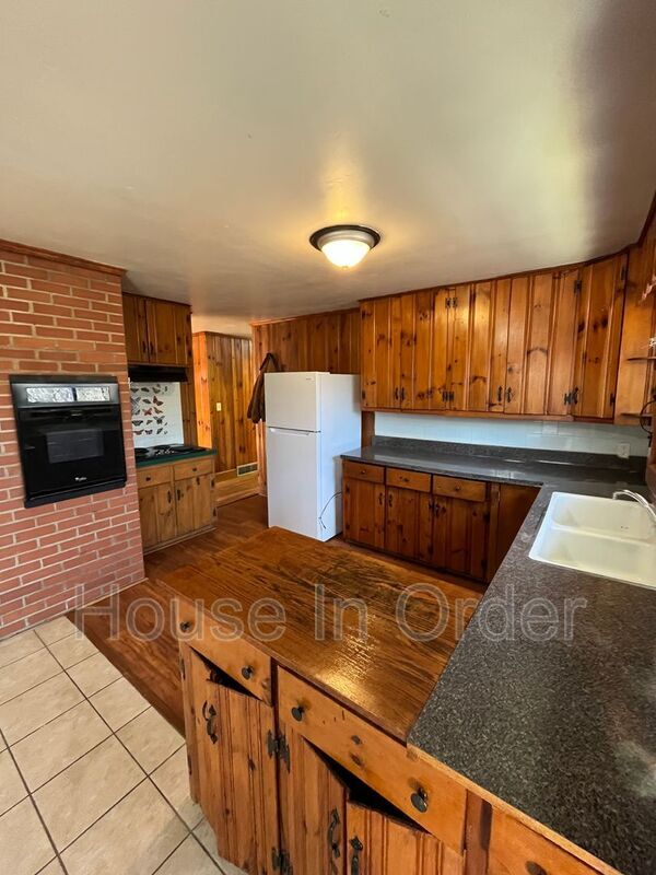 Photo - 436 Rowland Rd.