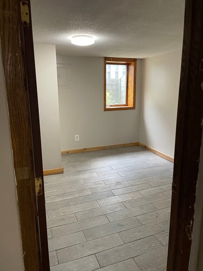 B second bedroom - 929 4th St SE Unit B