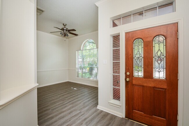 Photo - 918 Tennyson Dr