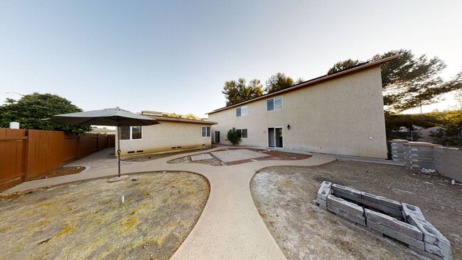 Photo - HUGE 10BR House on Montezuma!! - Large Pri...