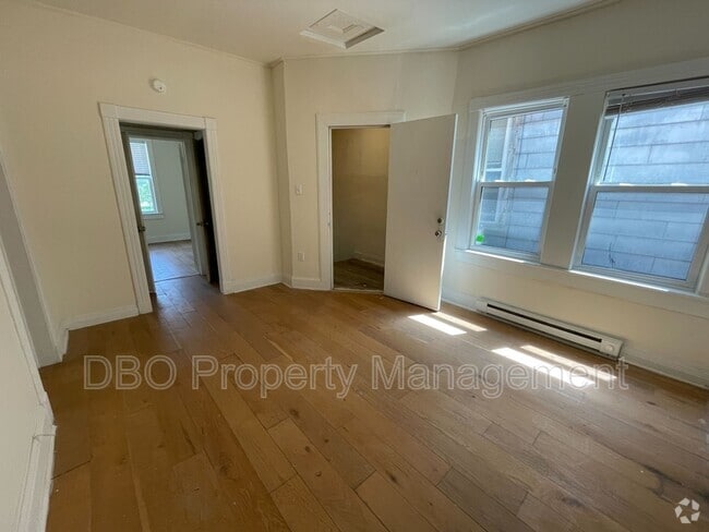 Building Photo - 262 Morton Ave Rental