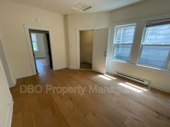 Building Photo - 262 Morton Ave Rental